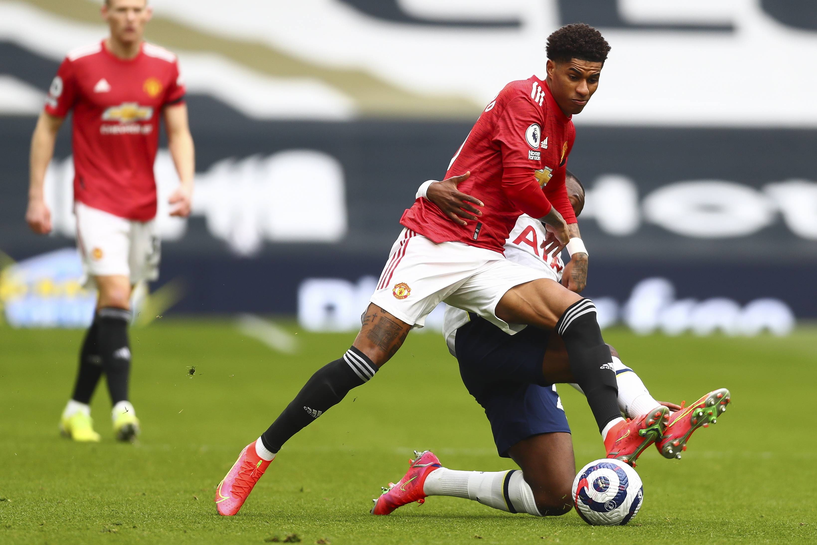 位既能打边 位既能打边