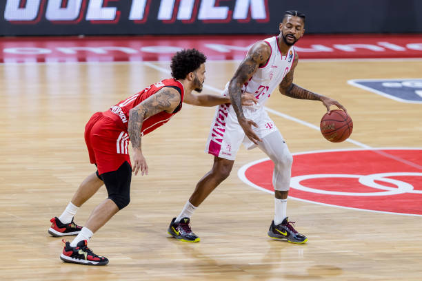 让人们对裁 让人们对裁